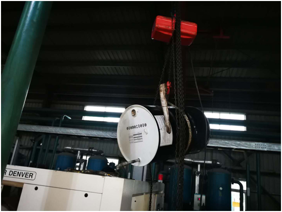 由于油品問題導(dǎo)致油氣分離器壓差高，空壓機(jī)潤滑油結(jié)膠，油濾堵塞，機(jī)器高溫報(bào)警(圖4)