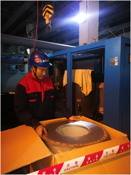 油氣分離器使用過程中因壓差過高被擊穿，造成跑油，油分配料不匹配造成壓差過高(圖3)